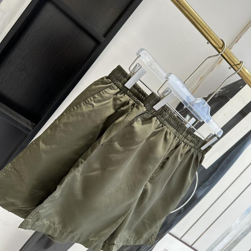 Louis Vuitton 1AFQ75
Monogram Nylon Swim Board Shorts khaki -duoc-ban-tai-HVIP Shoes & Clothes