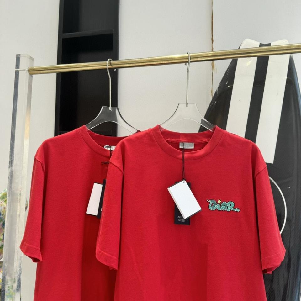 DIOR AND KAWS T-Shirt, Relaxed Fit
Red Cotton Jersey
513J696F0554-duoc-ban-tai-HVIP Shoes & Clothes
