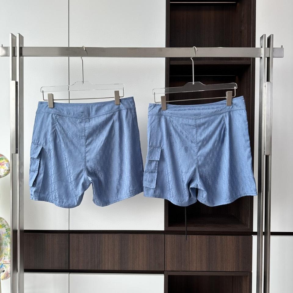 Dior Oblique Swim Shorts
Sky Blue Technical Fabric
293B103CB041_C510-duoc-ban-tai-HVIP Shoes & Clothes