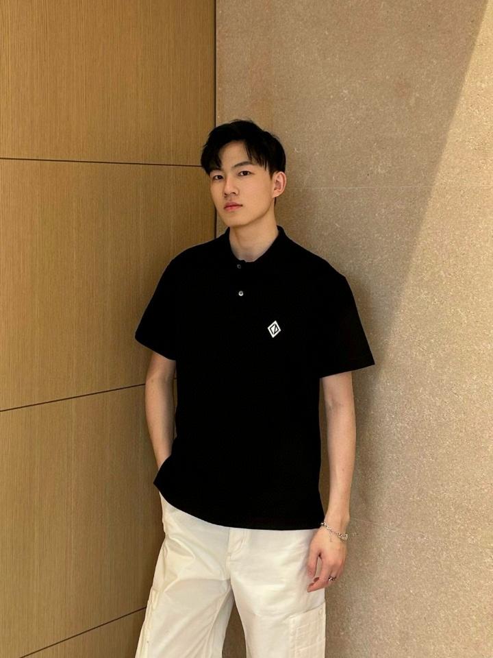 Dior CD Diamond Polo Shirt
Black Cotton Piqué Crepe
L593J801A3009_C900-duoc-ban-tai-HVIP Shoes & Clothes