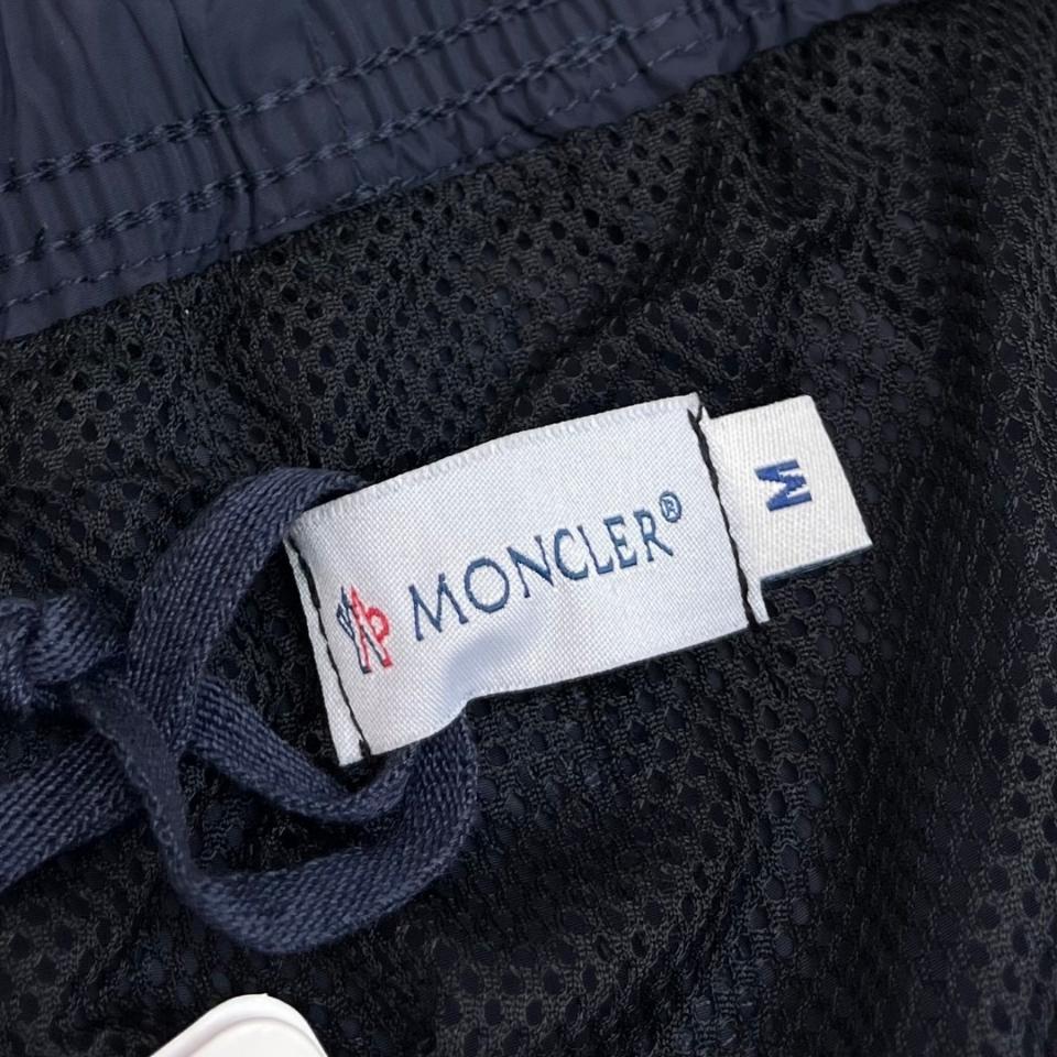 Moncler Logo Patch Swim Shorts
Navy blue -duoc-ban-tai-HVIP Shoes & Clothes