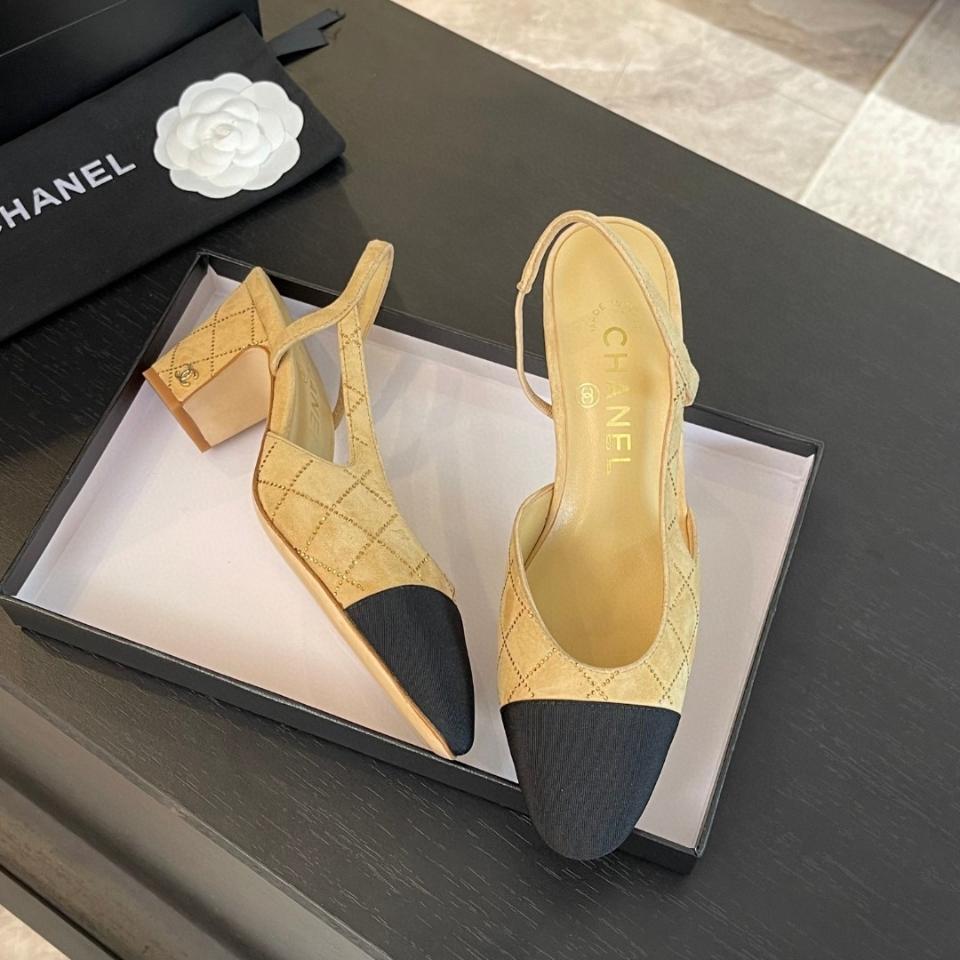 Chanel Cruise 2024/25
Slingbacks
Suede Goatskin & Grosgrain 6,5cm G31318 sh2-duoc-ban-tai-HVIP Shoes & Clothes