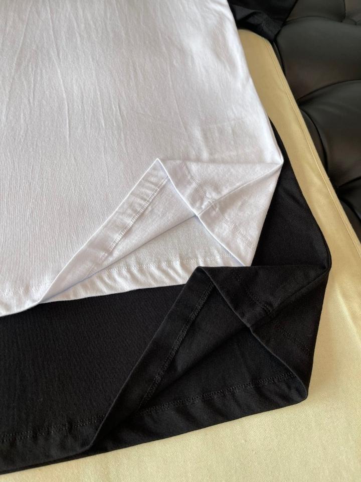 Moncler Logo Patch Cotton T-Shirt white-duoc-ban-tai-HVIP Shoes & Clothes