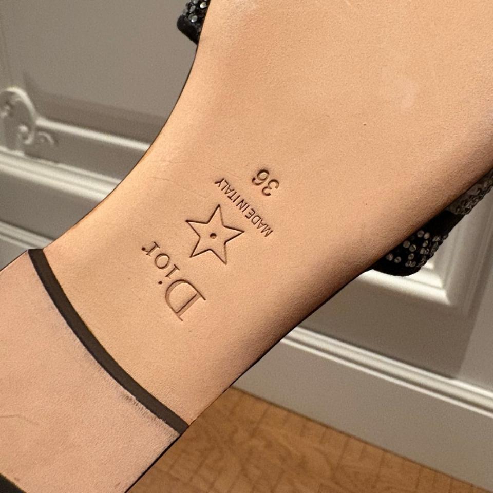 Dior Dway Slide
Black Cotton Embroidered with Metallic Thread and silver-Tone Strass KCQ209LCS -duoc-ban-tai-HVIP Shoes & Clothes