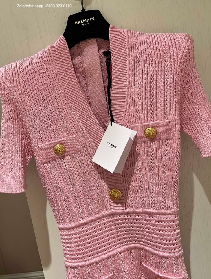 BALMAIN
V-Neck Short-Sleeve Strong-Shoulder Pointelle Knit Mini Dress pink CF0R6032KF24 V3-duoc-ban-tai-Hvip Bags & Accessories
