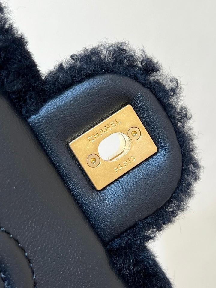 Chanel MINI FLAP BAG
 
Shearling Lambskin & Gold-Tone Metal 
Black AS5148 /AS5149 Ch3 -duoc-ban-tai-Hvip Bags & Accessories
