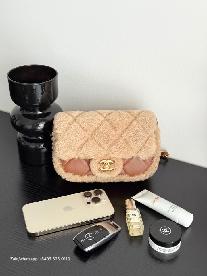 Chanel 24K AS5148 MINI FLAP BAG
 Shearling Lambskin & Gold-Tone Metal 
Beige & Brown -duoc-ban-tai-Hvip Bags & Accessories