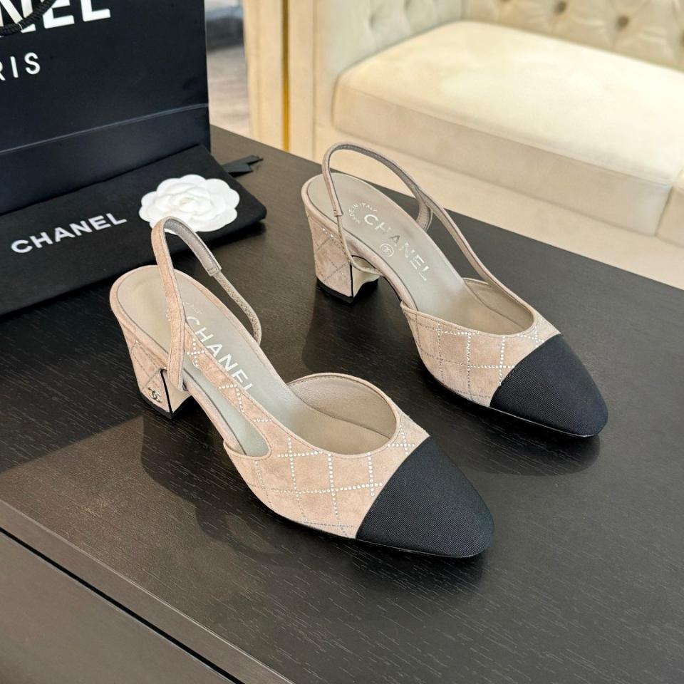 Chanel Cruise 2024/25
Slingbacks
Suede Goatskin & Grosgrain 6,5cm G31318 sh2-duoc-ban-tai-HVIP Shoes & Clothes