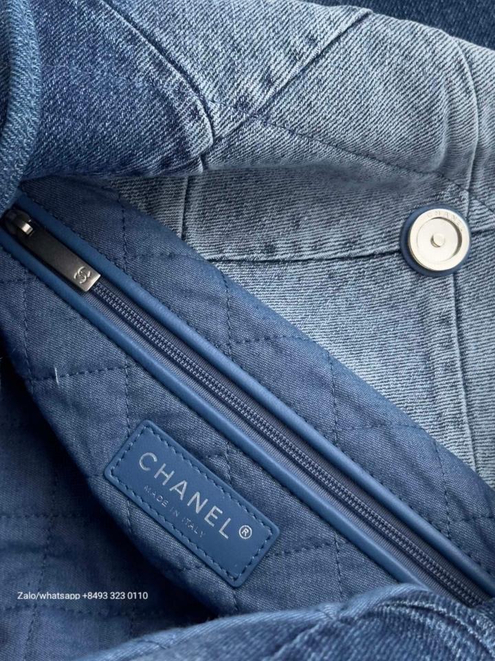 CHANEL 22 Small HANDBAG
Denim blue & dark-Tone Metal
Blue C2  -duoc-ban-tai-Hvip Bags & Accessories