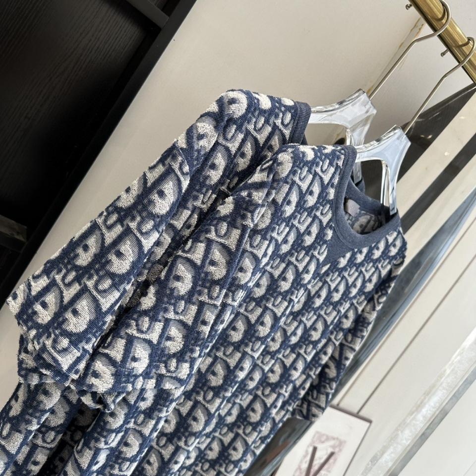 Dior Oblique T-Shirt, Relaxed Fit
Blue and White Terry Cotton Jersey
 483J646A0906_C185-duoc-ban-tai-HVIP Shoes & Clothes