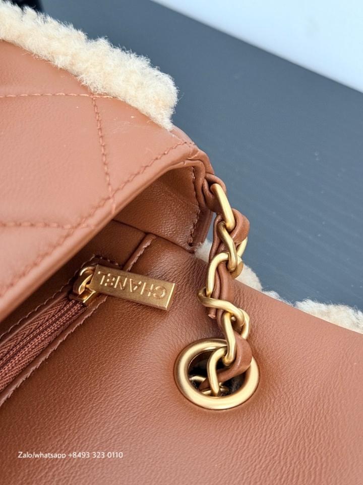 Chanel 24K AS5148 MINI FLAP BAG
 Shearling Lambskin & Gold-Tone Metal 
Beige & Brown -duoc-ban-tai-Hvip Bags & Accessories