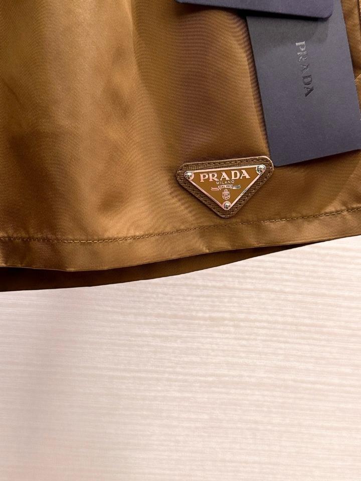 Prada Re-Nylon shorts Cork Beige-duoc-ban-tai-HVIP Shoes & Clothes