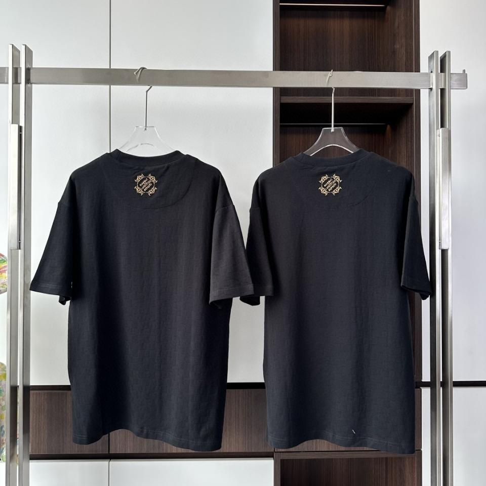 Louis Vuitton 1AHW20
Embellished Damier Pique T-Shirt-duoc-ban-tai-HVIP Shoes & Clothes