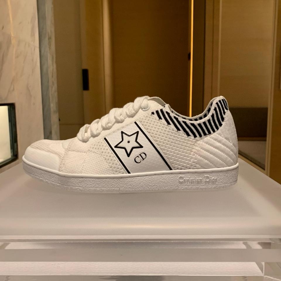 Dior Dior Star Sneaker
White Technical Mesh
KCK416DSK-duoc-ban-tai-HVIP Shoes & Clothes
