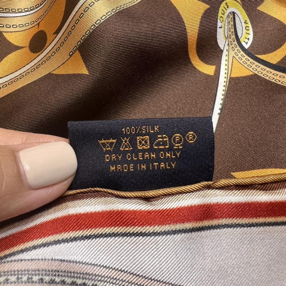 Louis Vuitton M77639 Ultimate Monogram Square 90

BROWN K1-duoc-ban-tai-Hvip Bags & Accessories