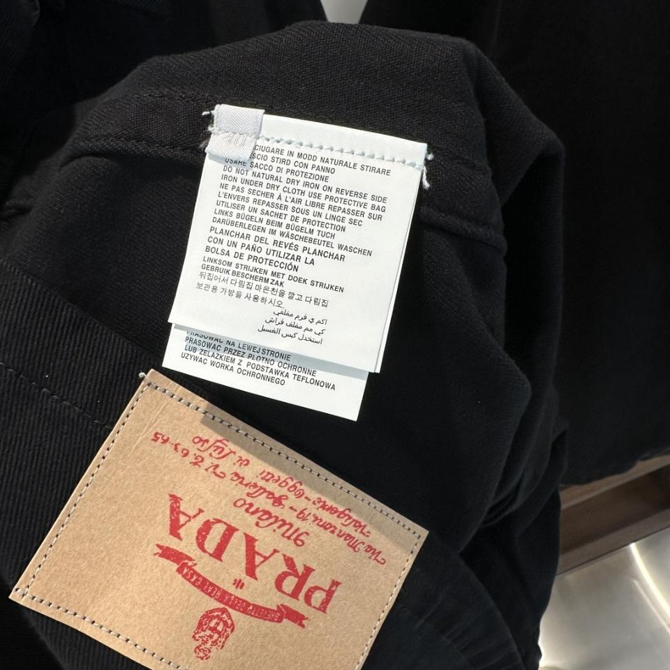 Prada black denim shirts GFC053_148J_F0557_S_OOO-duoc-ban-tai-HVIP Shoes & Clothes