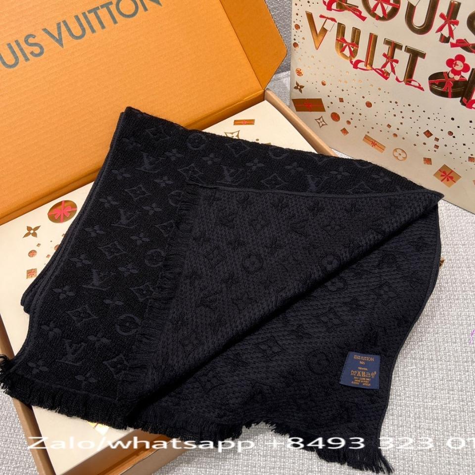 Louis Vuitton M70520
Monogram Classic scarf black K4 -duoc-ban-tai-Hvip Bags & Accessories