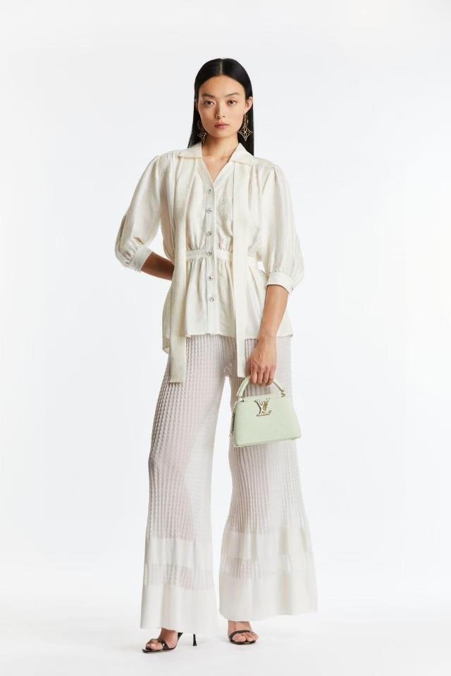 Louis Vuitton 1AHF92
Fashion Show
Puff Sleeve Jacquard Blouse-duoc-ban-tai-HVIP Shoes & Clothes