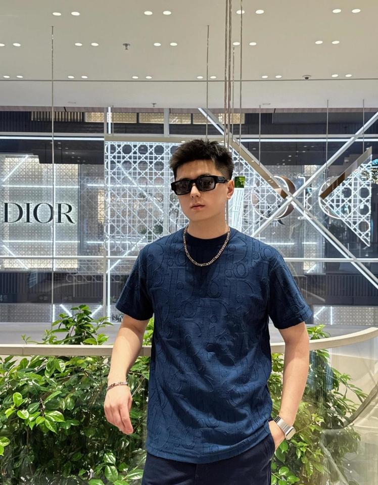 Dior Oblique T-Shirt, Relaxed Fit
Deep Blue Cotton Jersey
593J696U3012_C530 1-duoc-ban-tai-HVIP Shoes & Clothes