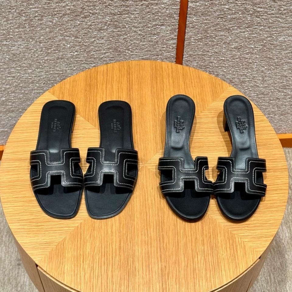 Hermès oran sandal noir H242142Z h1 Sao chép-duoc-ban-tai-HVIP Shoes & Clothes
