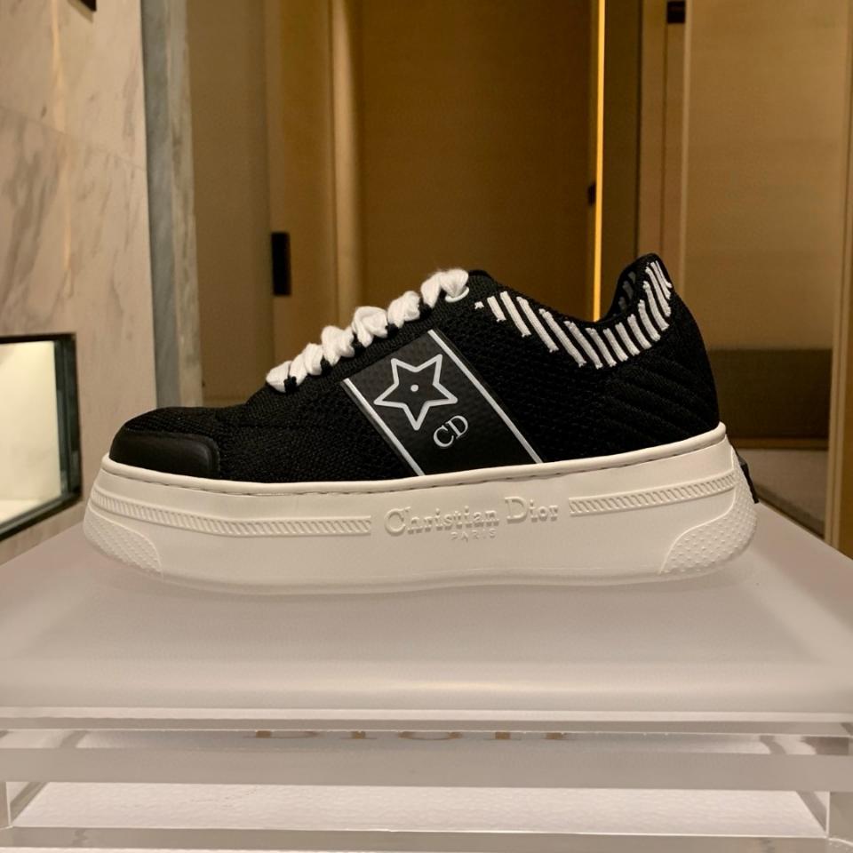 Dior Dior Star Platform Sneaker
Black Technical Mesh
KCK425DSK-duoc-ban-tai-HVIP Shoes & Clothes