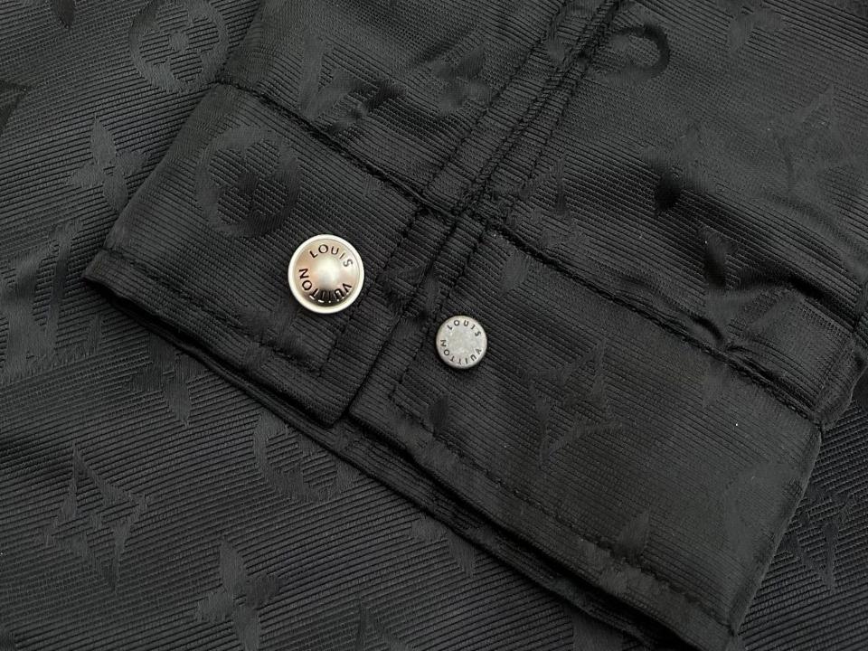 Louis Vuitton 1AGTGO
Monogram Moire Jacquard Silk Overshirt-duoc-ban-tai-HVIP Shoes & Clothes