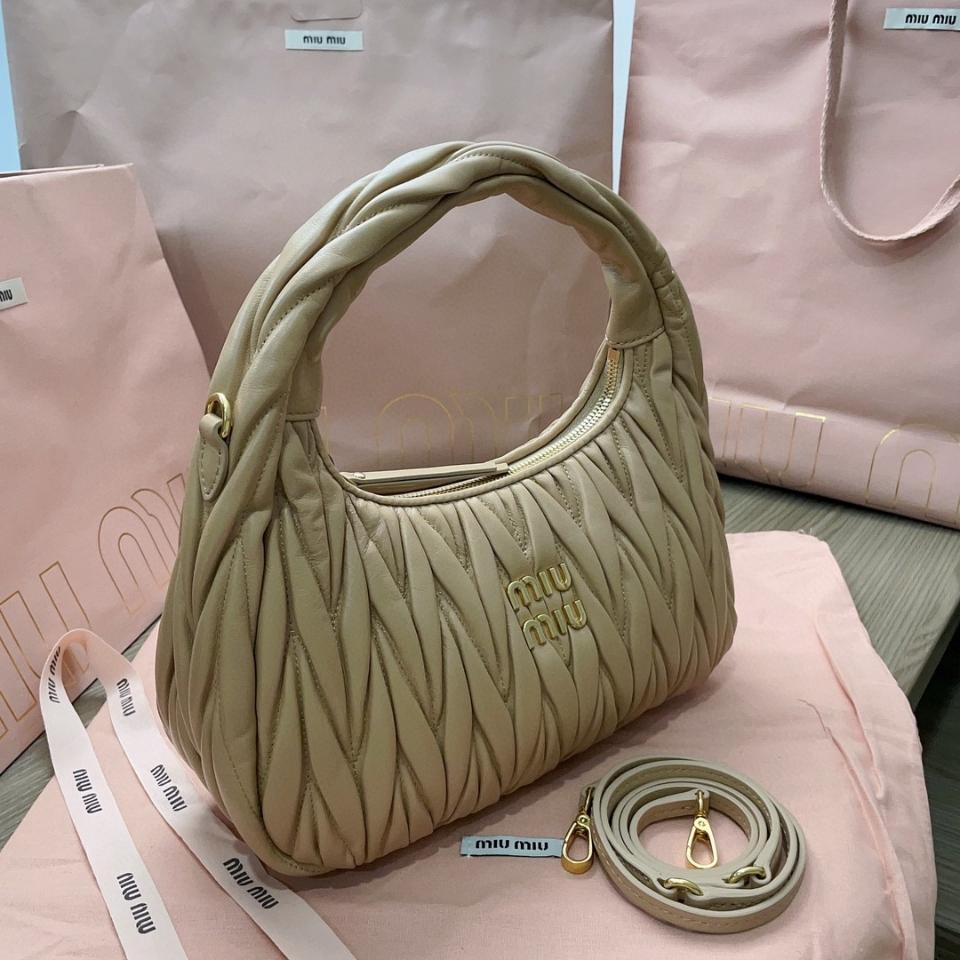 Miu Miu Wander matelassé nappa leather hobo bag sand beige 5BC153_N88_F0036_V_OOO M1-duoc-ban-tai-Hvip Bags & Accessories