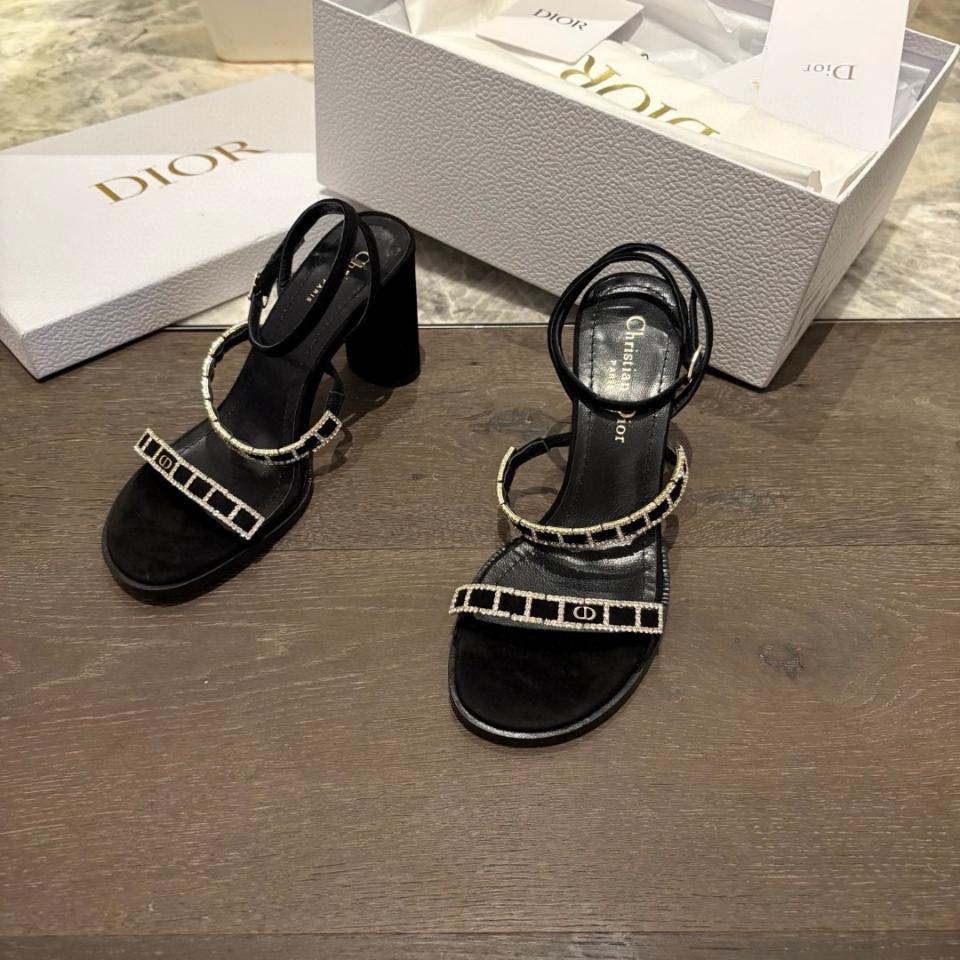 Dior Diorissime Heeled Sandal
Black Suede Goatskin and Silver-Tone Strass
KCO286VVV_S900-duoc-ban-tai-HVIP Shoes & Clothes