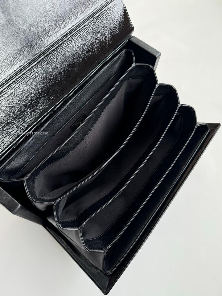 Chanel BRIEFCASE
Patent Crumpled Lambskin & Gold-Tone Metal
Black
AS5016 B17523 94305-duoc-ban-tai-Hvip Bags & Accessories