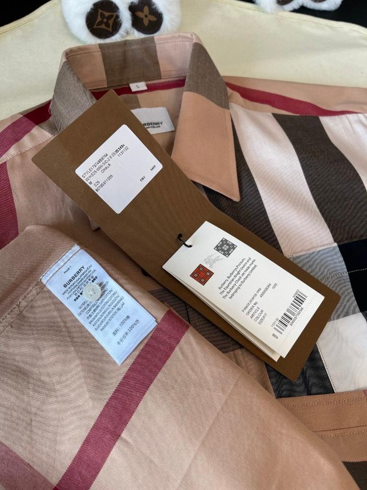 Burberry
checkered short-sleeved shirt-duoc-ban-tai-HVIP Shoes & Clothes