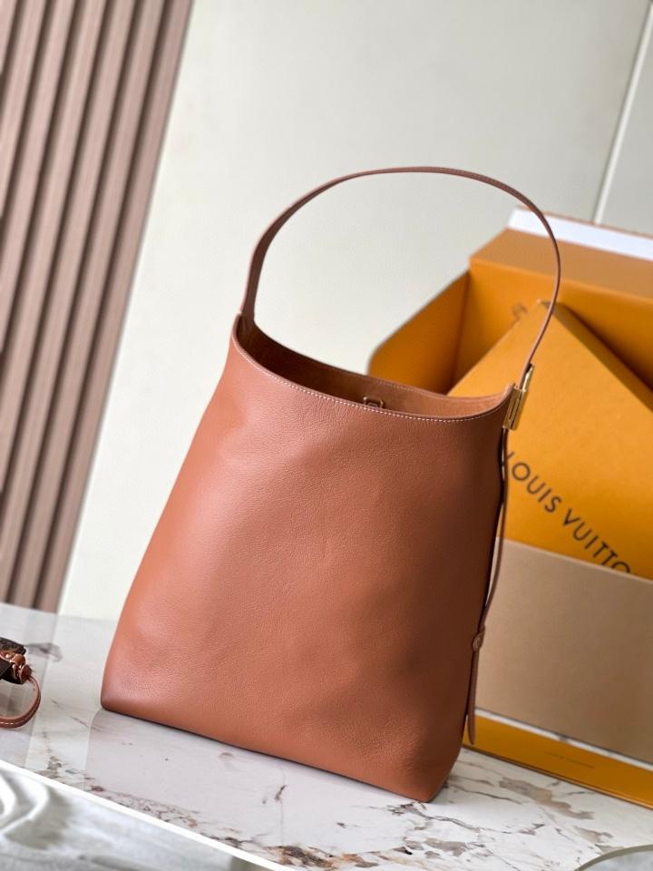 Louis Vuitton M24974

Low Key Hobo MM

Lv1-duoc-ban-tai-Hvip Bags & Accessories