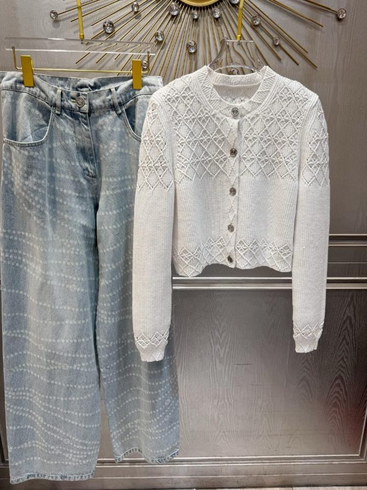 Chanel white cardigan -duoc-ban-tai-HVIP Shoes & Clothes