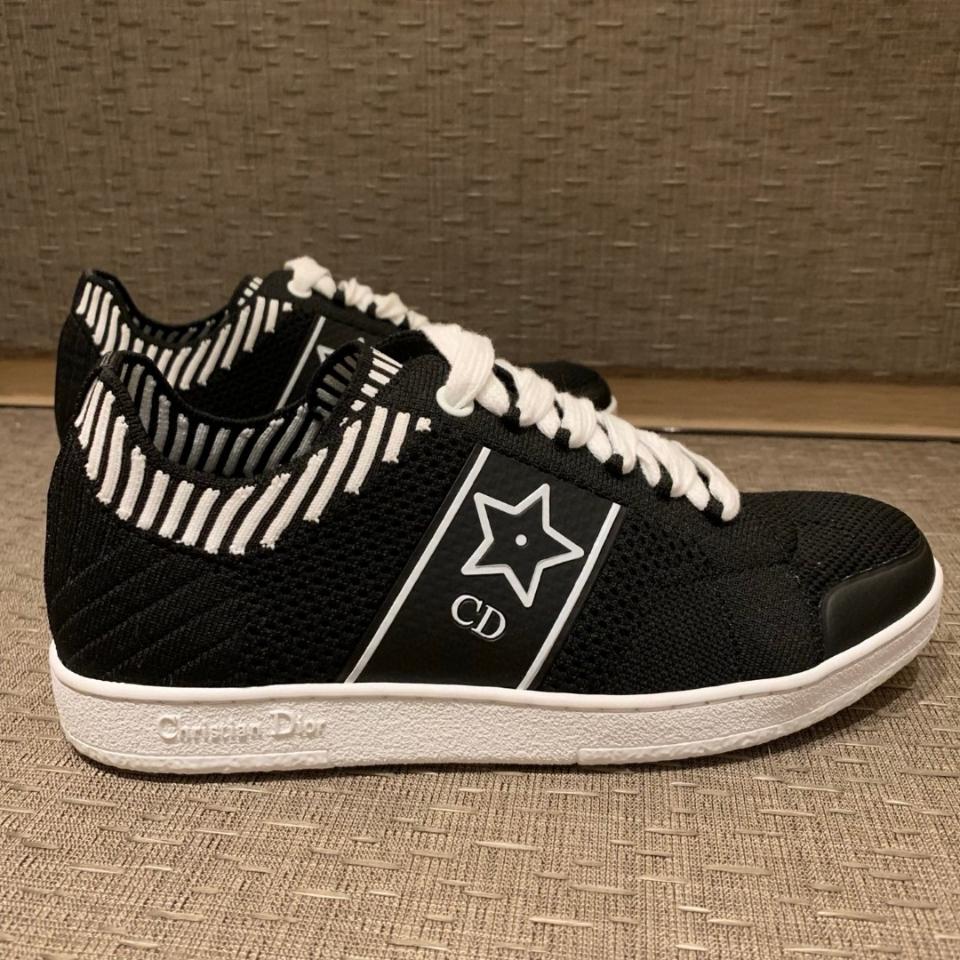 Dior Dior Star Sneaker black Technical Mesh
KCK416DSK-duoc-ban-tai-HVIP Shoes & Clothes