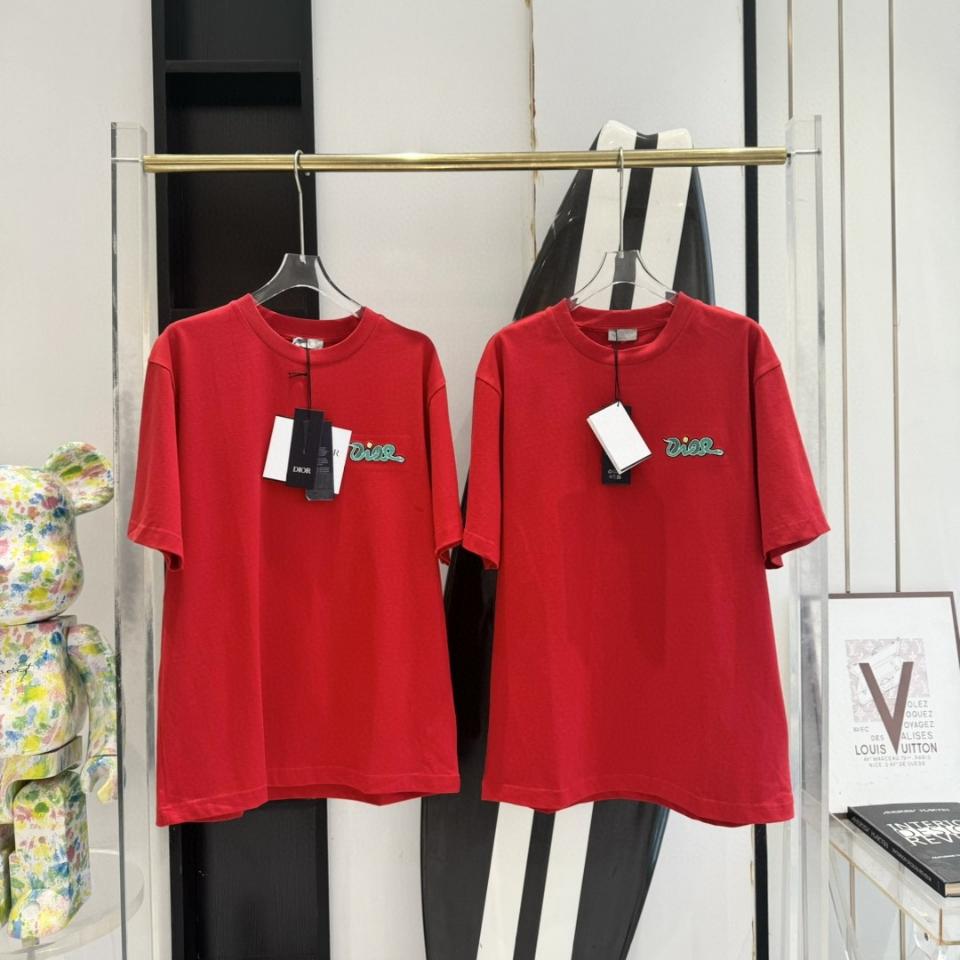 DIOR AND KAWS T-Shirt, Relaxed Fit
Red Cotton Jersey
513J696F0554-duoc-ban-tai-HVIP Shoes & Clothes