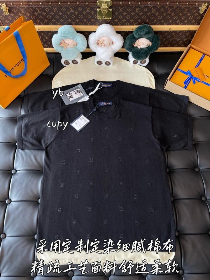 Louis Vuitton 1AHVPT
LV Blason Embroidered Short-Sleeved Crewneck Sao chép-duoc-ban-tai-HVIP Shoes & Clothes