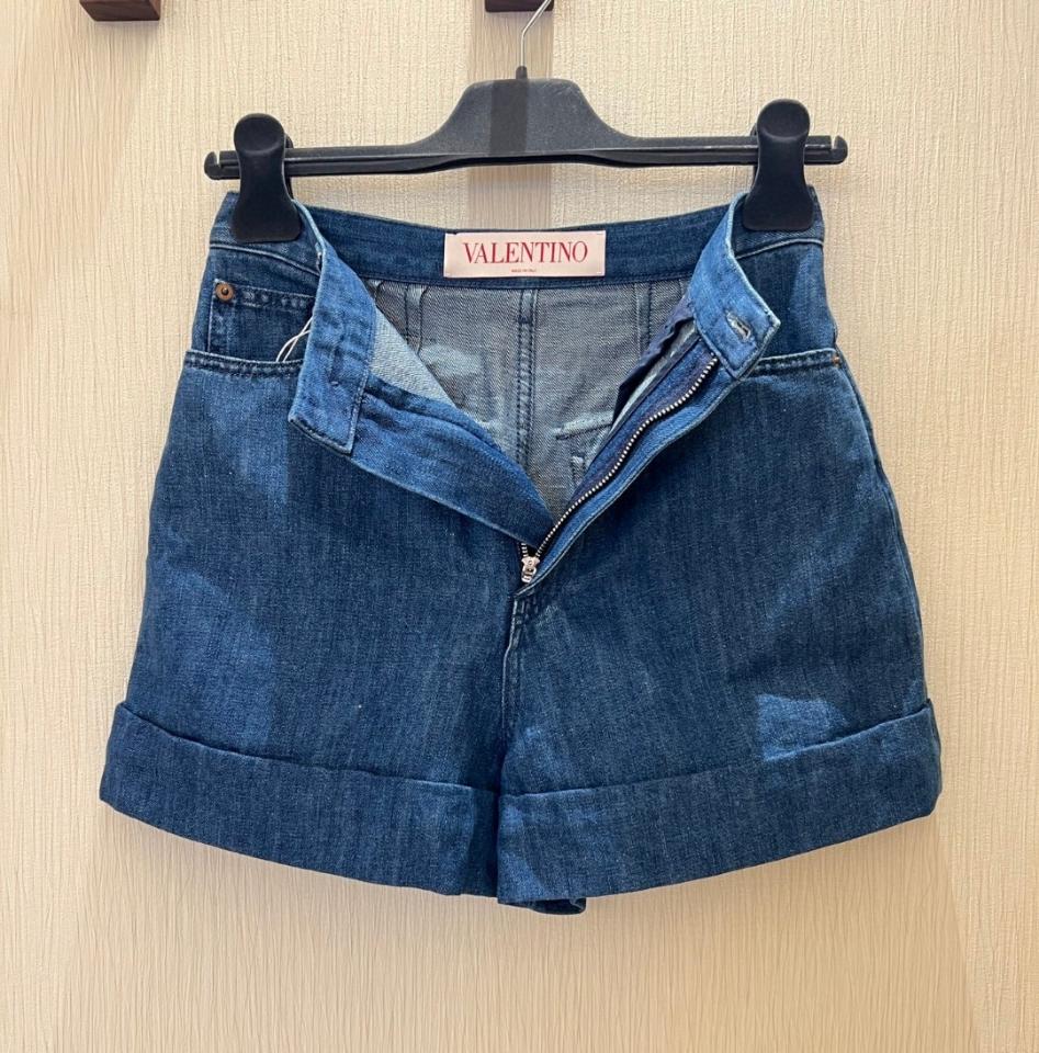 Valentino LIGHTWEIGHT DENIM SHORTS 6B3DD18S94C_558-duoc-ban-tai-HVIP Shoes & Clothes