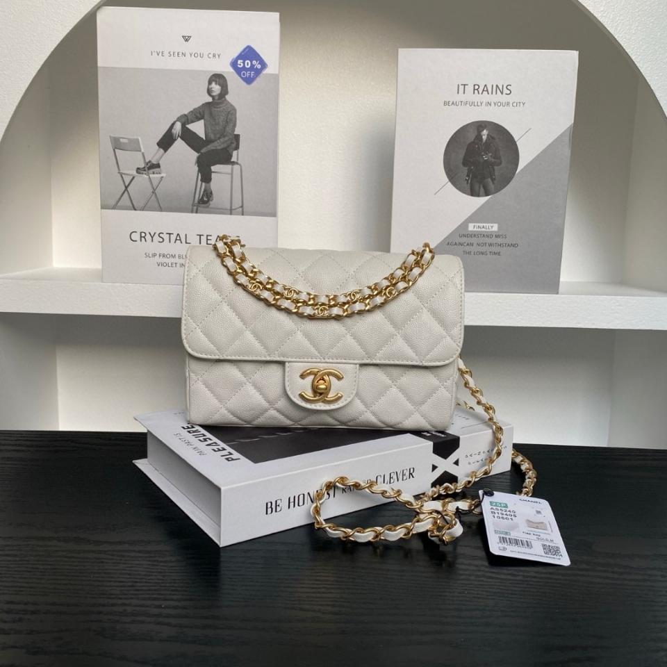 Chanel flap bag calfskin and Gold-Tone white AS5240  22×14×6.5cm-duoc-ban-tai-Hvip Bags & Accessories