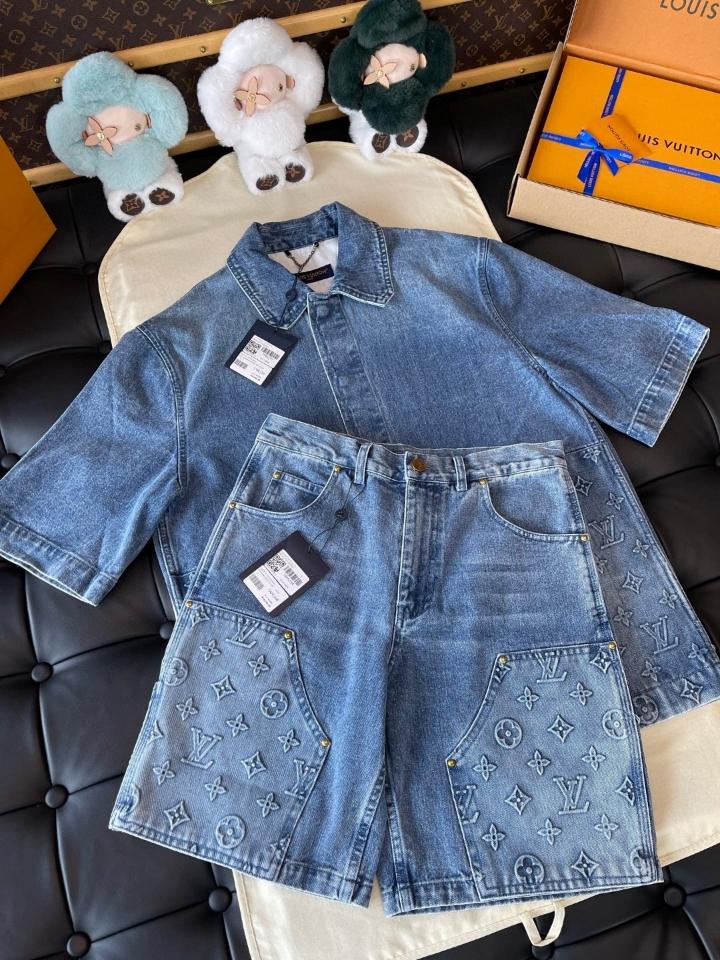 Louis Vuitton 1ABJ7c Monogram Cotton Logo Shorts 2023-24FW-duoc-ban-tai-HVIP Shoes & Clothes