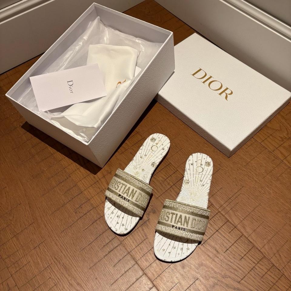 Dior Dway Slide 
Embroidered silver Cotton and White Multicolor Toile de Jouy Papillon Motif KCQ209ECT-duoc-ban-tai-HVIP Shoes & Clothes