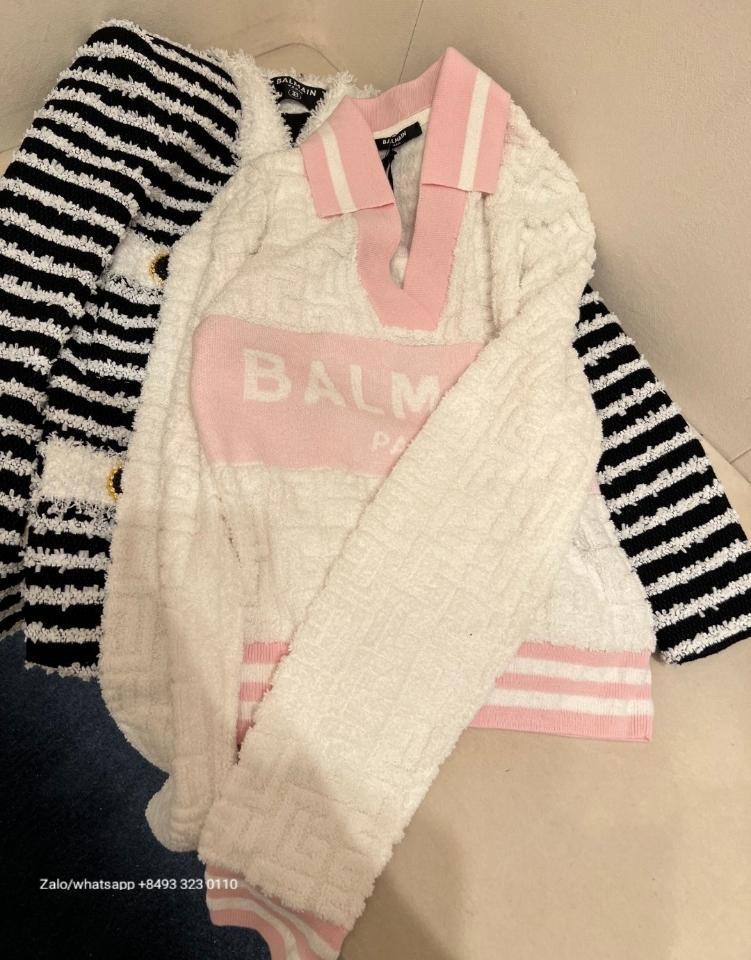 Balmain Monogram knit polo

DF1GD025KE95 V3-duoc-ban-tai-Hvip Bags & Accessories