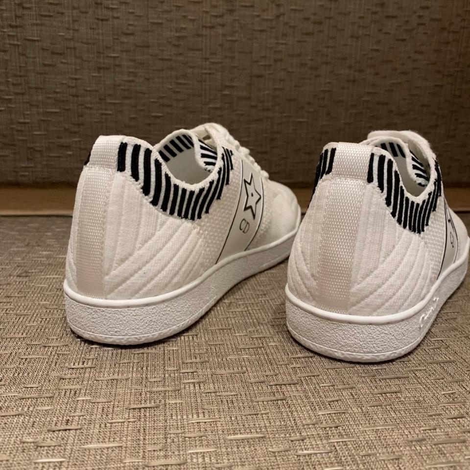 Dior Dior Star Sneaker
White Technical Mesh
KCK416DSK-duoc-ban-tai-HVIP Shoes & Clothes