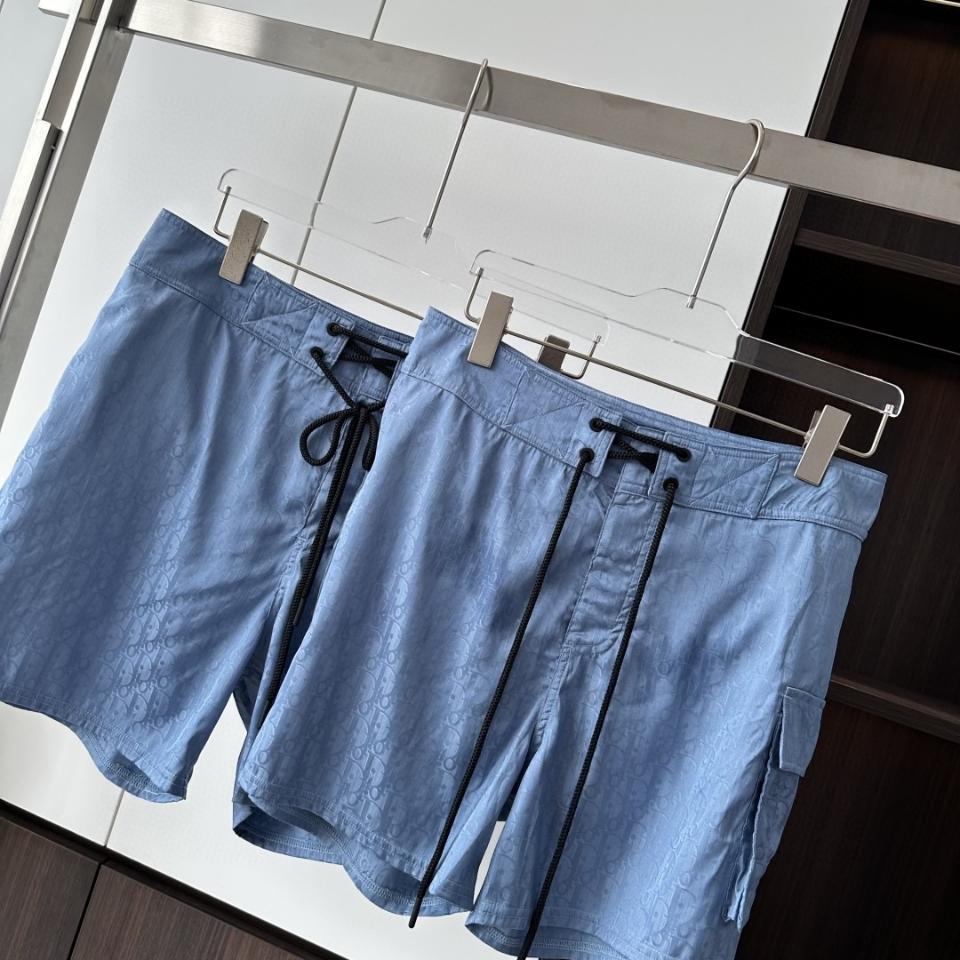 Dior Oblique Swim Shorts
Sky Blue Technical Fabric
293B103CB041_C510-duoc-ban-tai-HVIP Shoes & Clothes