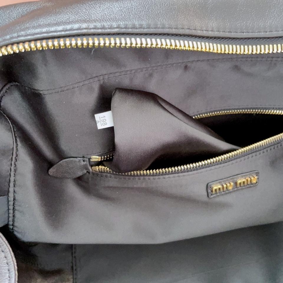 Miu Miu 5BB117_2F6P_F0V6L_V_OOO Leather Beau bag Sand/Coffee M1-duoc-ban-tai-Hvip Bags & Accessories