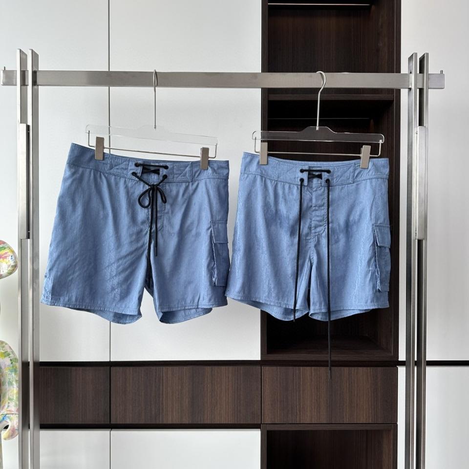 Dior Oblique Swim Shorts
Sky Blue Technical Fabric
293B103CB041_C510-duoc-ban-tai-HVIP Shoes & Clothes