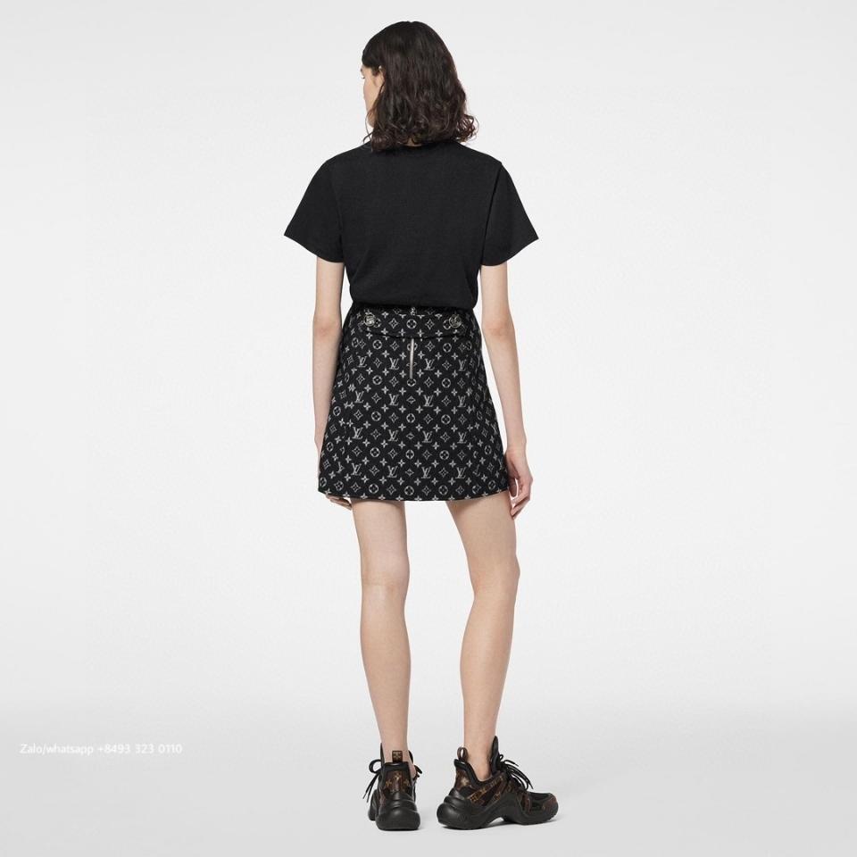 Louis Vuitton 1A84CJ

Icon

Louis Vuitton Print T-Shirt

Tur-duoc-ban-tai-Hvip Bags & Accessories