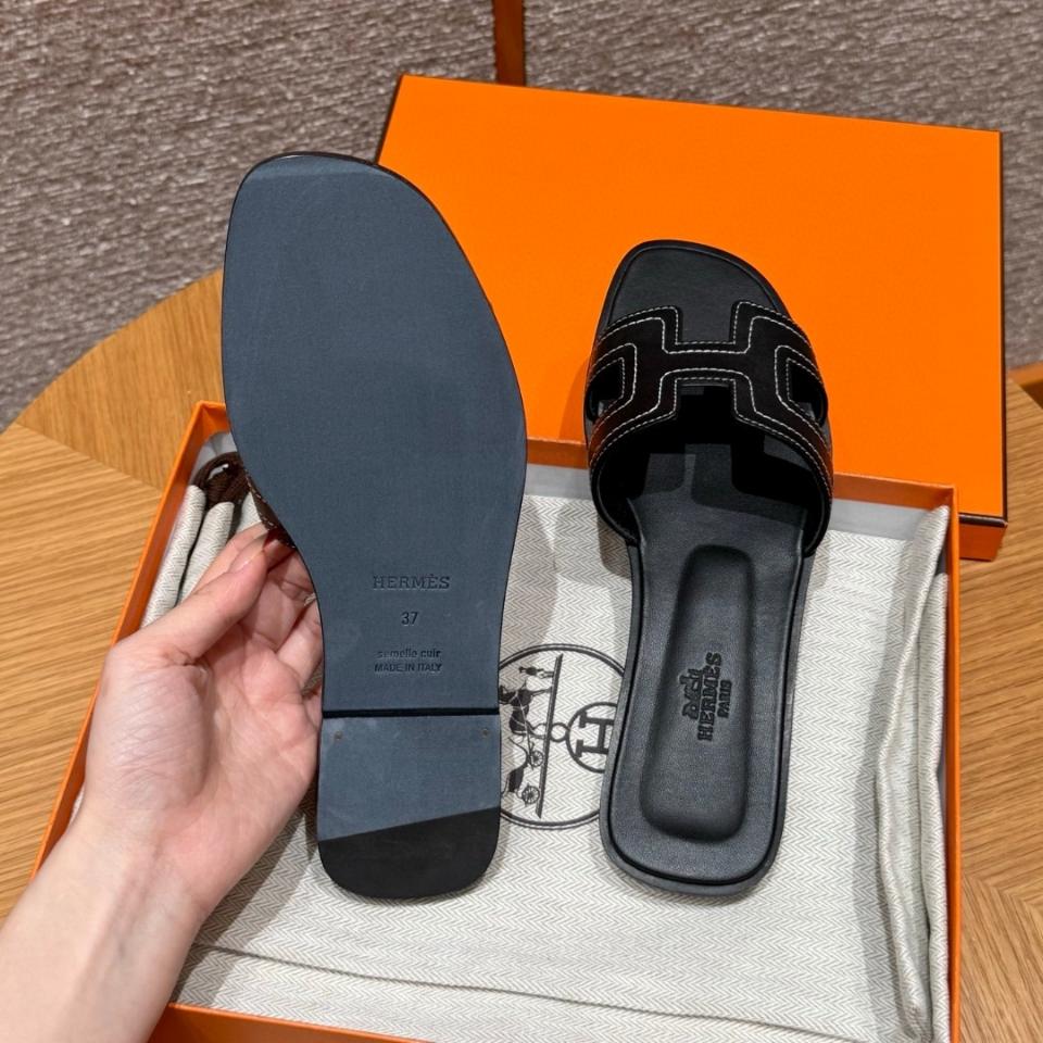 Hermès oran sandal noir H242142Z h1 Sao chép-duoc-ban-tai-HVIP Shoes & Clothes