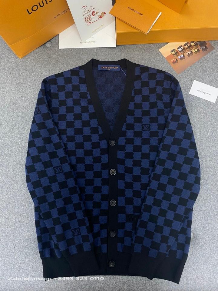 Louis Vuitton 1AFJRX

Wool Cardigan

Tur-duoc-ban-tai-Hvip Bags & Accessories