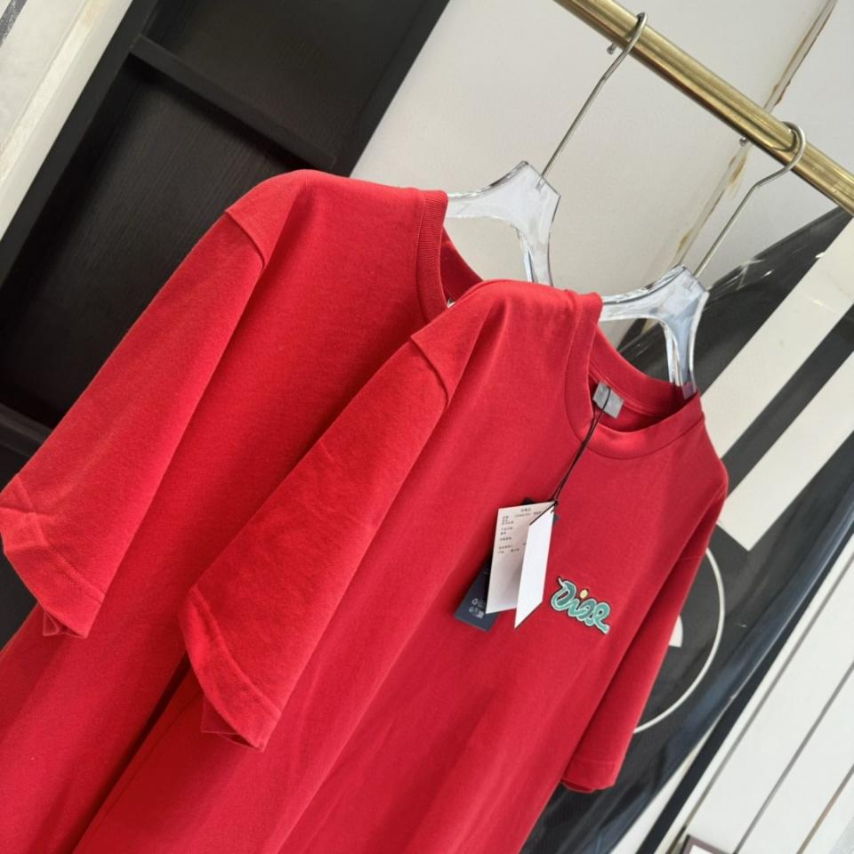 DIOR AND KAWS T-Shirt, Relaxed Fit
Red Cotton Jersey
513J696F0554-duoc-ban-tai-HVIP Shoes & Clothes