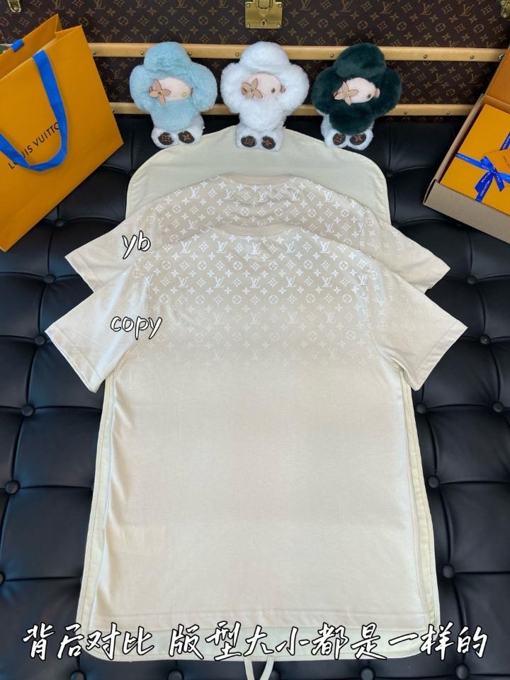 Louis Vuitton 1AHUUM
Monogram Gradient T-Shirt 1-duoc-ban-tai-HVIP Shoes & Clothes