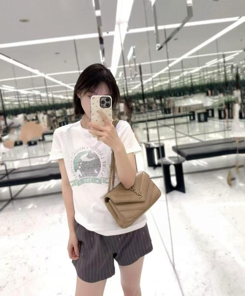 Ysl Saint laurent music festival t-shirt
NATUREL ET VERT-duoc-ban-tai-HVIP Shoes & Clothes